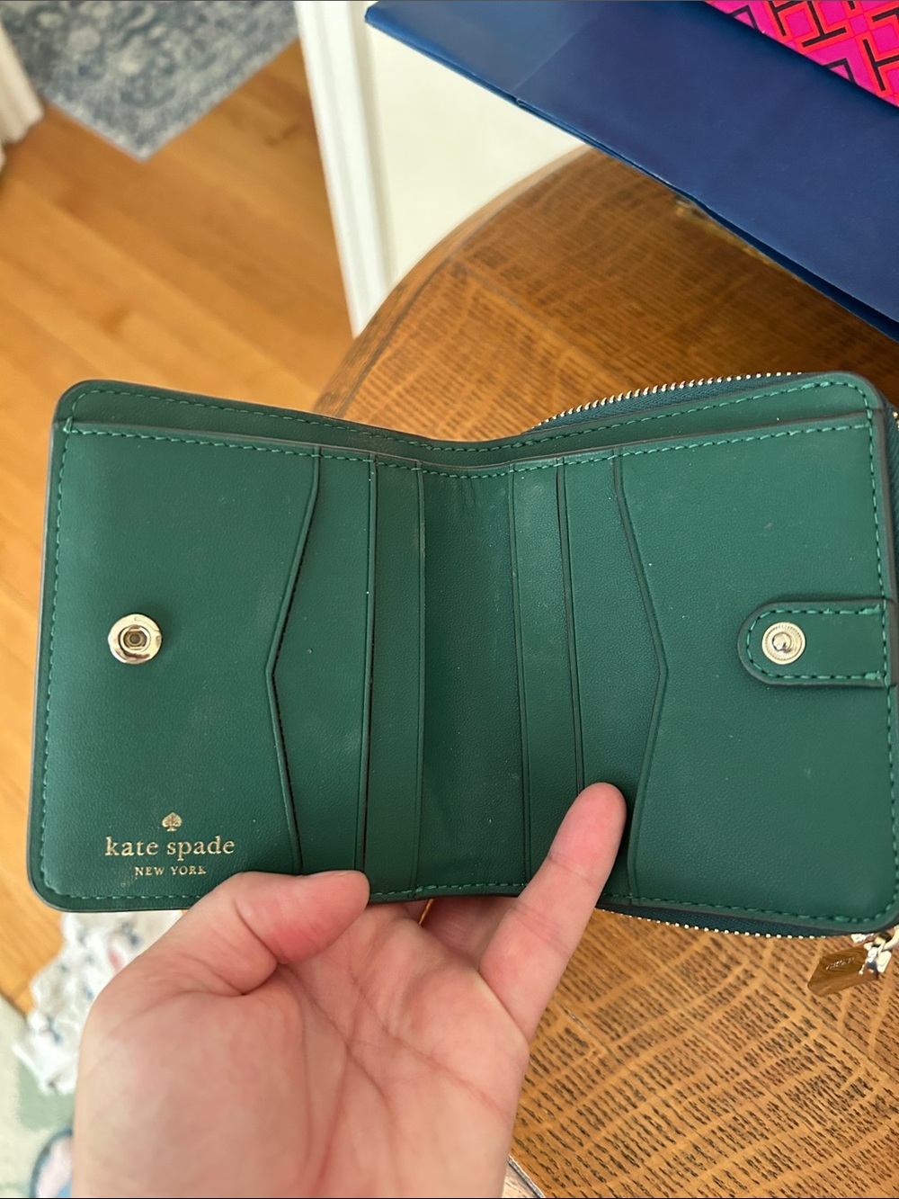 kate spade Emerald Green Saffiano Compact Wallet - Picture 3 of 3